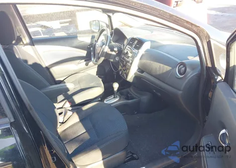 2015 Nissan Versa Note S (Sr)/S Plus/Sl/Sr/Sv z USA, uszkodzony, nr VIN 3N1CE2CP7FL425099